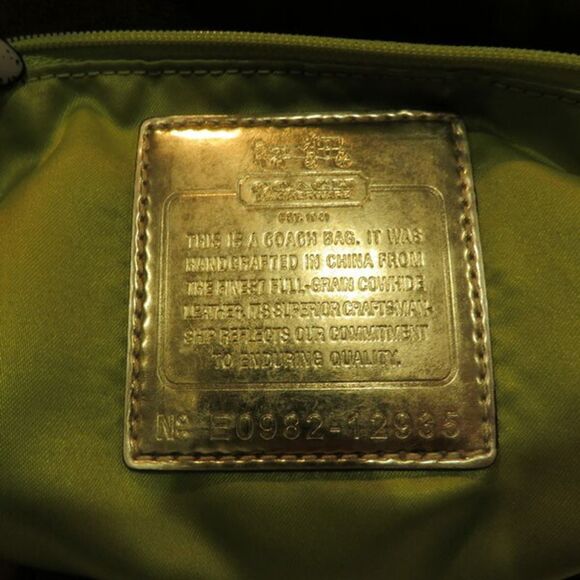 Pre Loved Coach - Picture 5 of 9